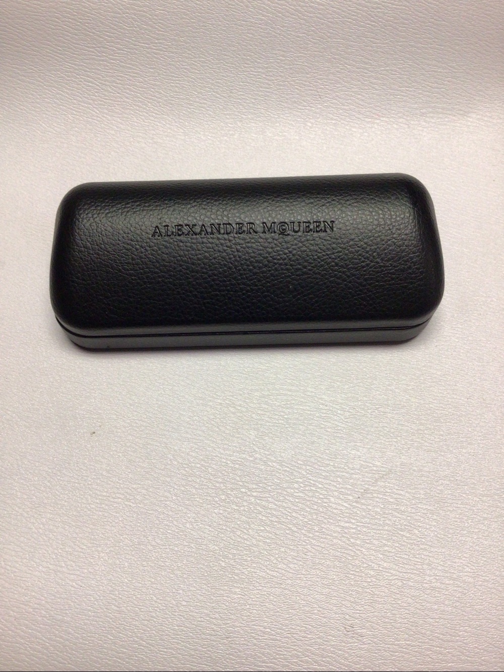 NWOB Alexander McQueen sunglasses/eyeglasses case. Good protection from damages.